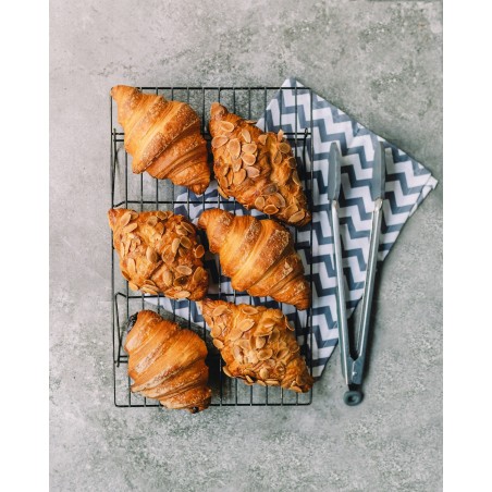 Croissant cu Ciocolată și Migdale